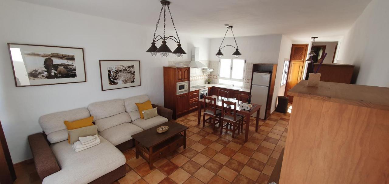 Isabel2 Apartment Famara Bagian luar foto